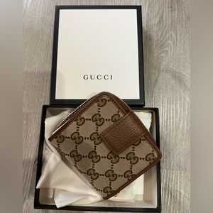 Gucci zip wallet
